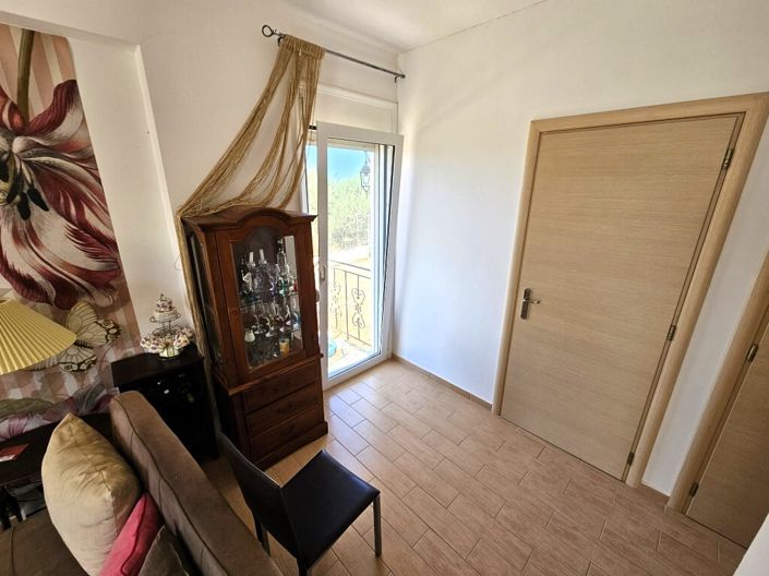 Image No.11-2 Bed Property for sale