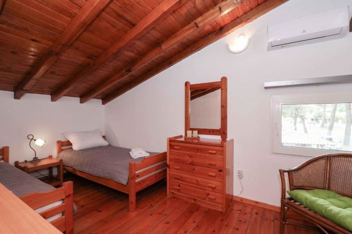 Image No.12-4 Bed Property for sale