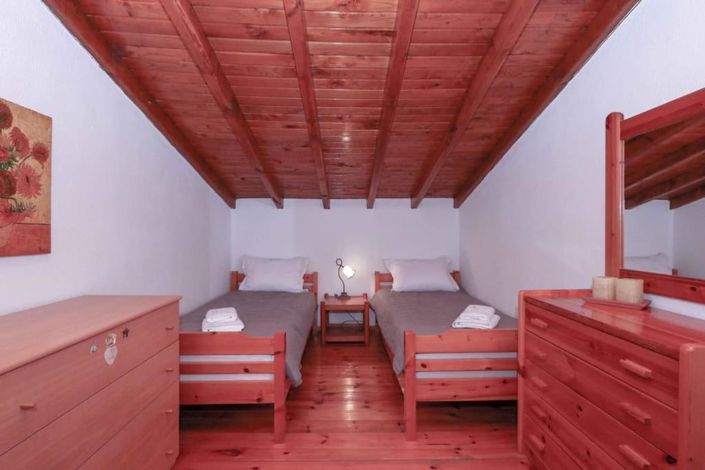 Image No.15-4 Bed Property for sale