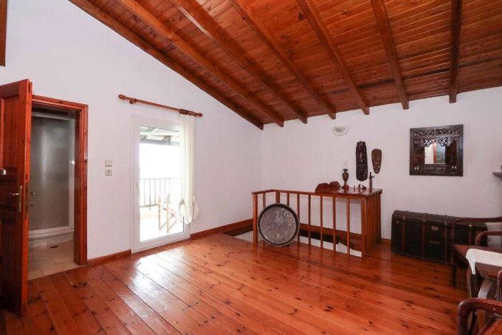 Image No.16-4 Bed Property for sale