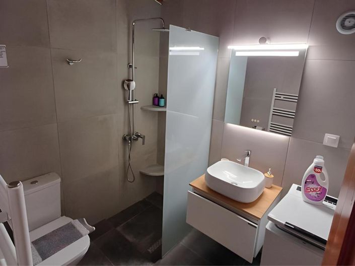 Image No.17-4 Bed Property for sale