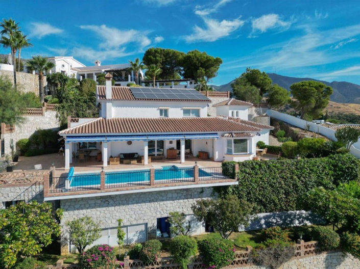 Image No.2-4 Bed Villa for sale
