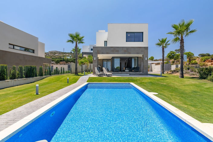 Image No.4-4 Bed Villa for sale