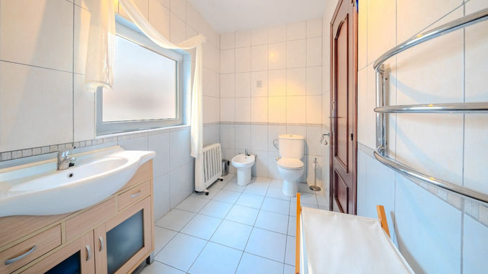 Image No.20-4 Bed Villa for sale