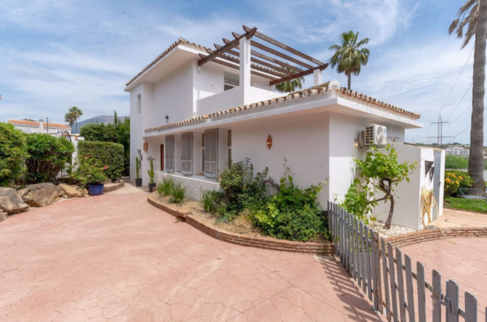 Image No.5-3 Bed Villa for sale