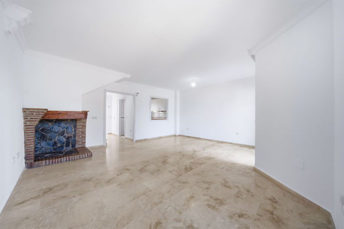 Image No.8-3 Bed Townhouse for sale