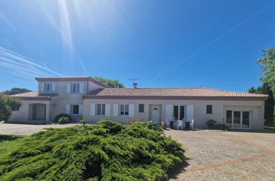 1 - Monflanquin, House