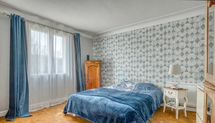 Image No.10-5 Bed House for sale
