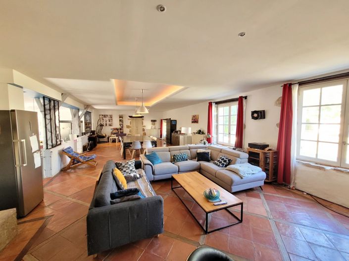 Image No.8-15 Bed House for sale