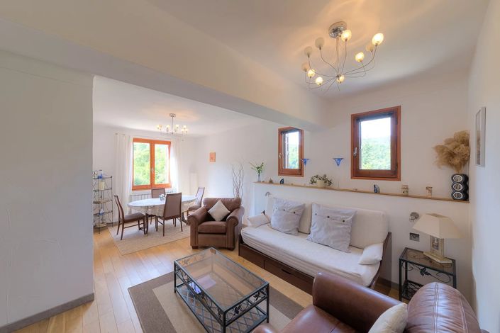 Image No.8-14 Bed House for sale