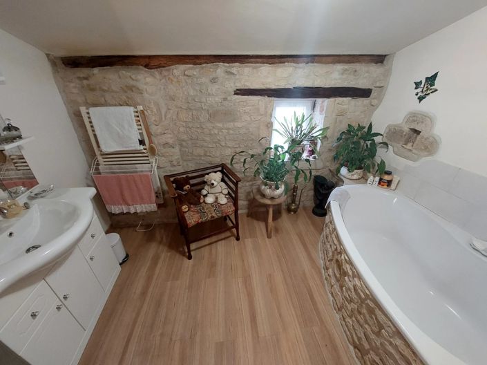 Image No.9-3 Bed House for sale