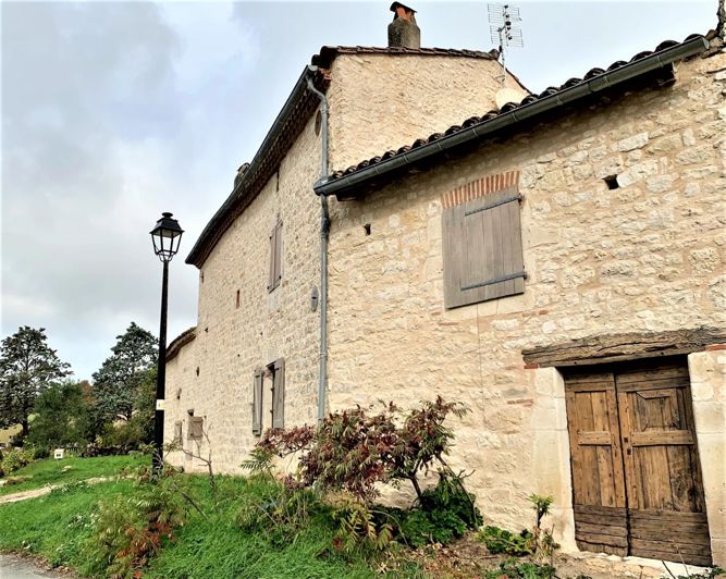 Image No.8-6 Bed House for sale