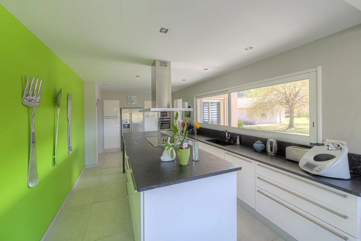 Image No.11-3 Bed House for sale