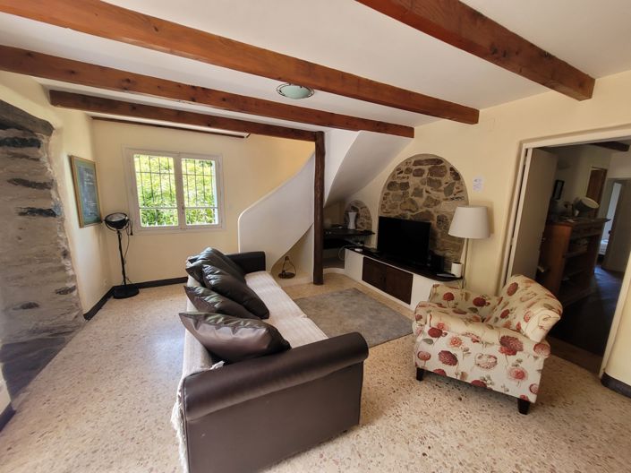 Image No.8-5 Bed House for sale