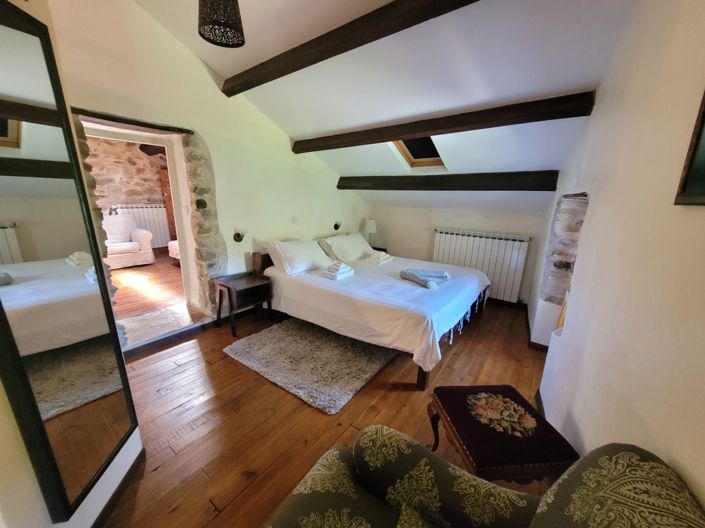 Image No.10-5 Bed House for sale