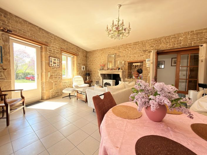 Image No.6-5 Bed House for sale