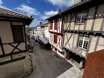 1 - Monflanquin, Property