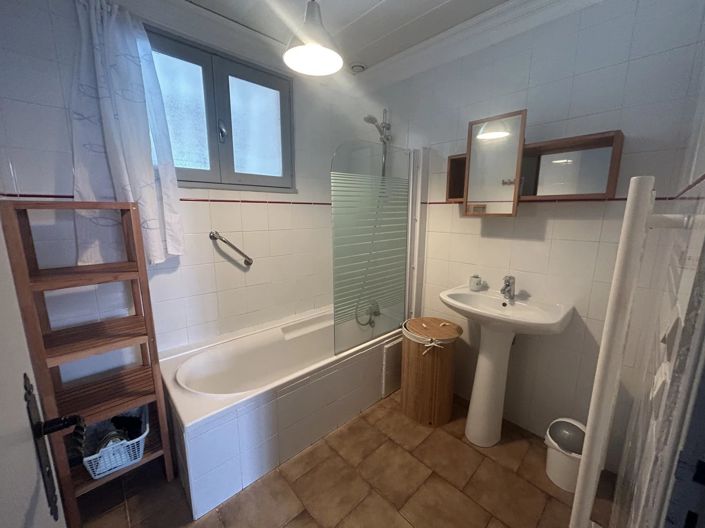 Image No.15-6 Bed House for sale