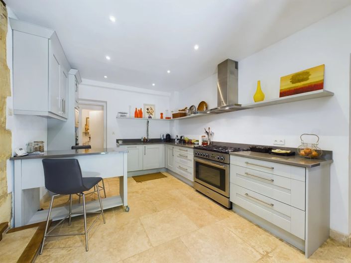 Image No.6-4 Bed House for sale
