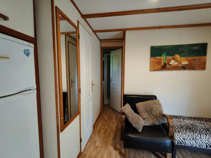 Image No.9-6 Bed House for sale