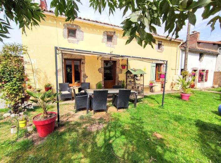 Image No.6-5 Bed House for sale