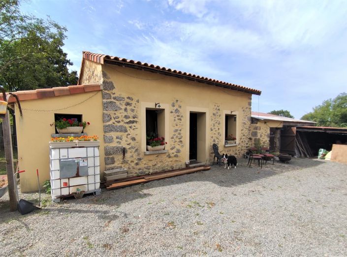 Image No.7-5 Bed House for sale