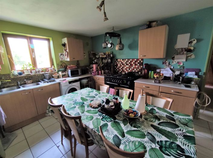 Image No.8-5 Bed House for sale