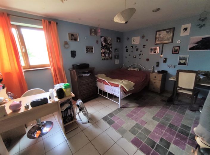 Image No.11-5 Bed House for sale