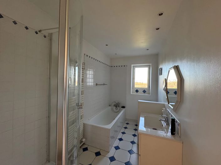 Image No.13-5 Bed House for sale