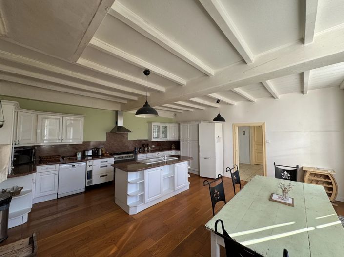 Image No.8-5 Bed House for sale