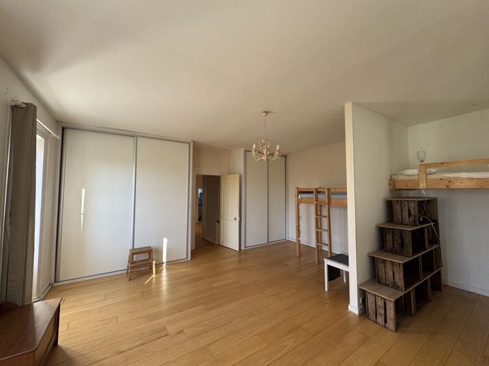 Image No.10-5 Bed House for sale