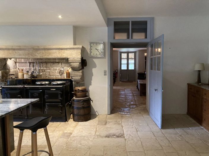 Image No.7-7 Bed House for sale