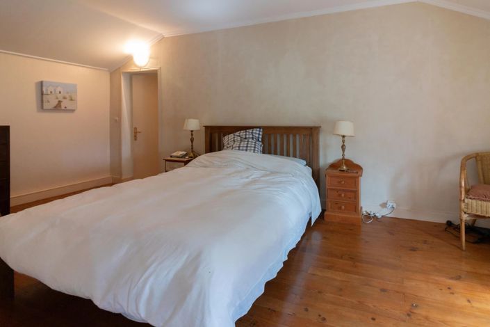 Image No.10-4 Bed House for sale