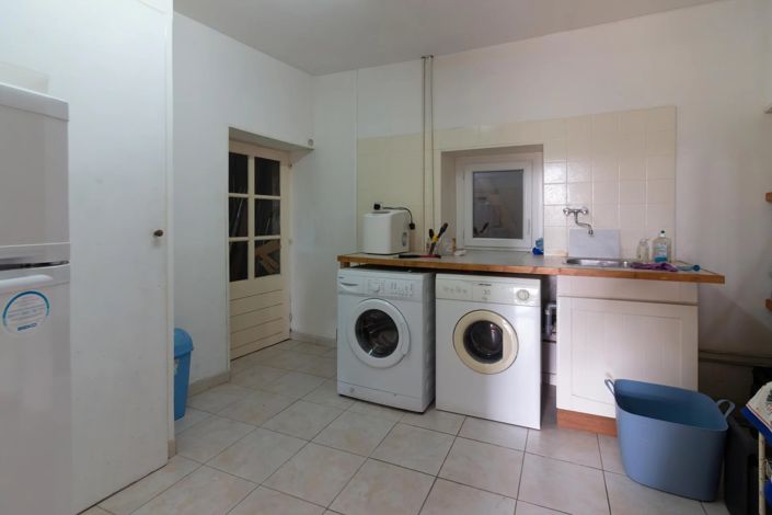 Image No.8-4 Bed House for sale