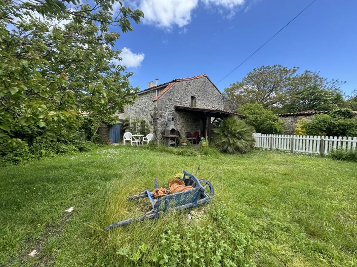 Image No.2-4 Bed House for sale