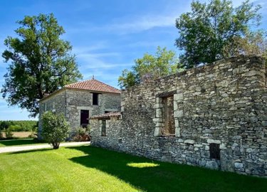 1 - Monflanquin, House
