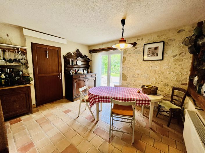 Image No.5-Maison de village de 5 chambres à vendre à Douzains