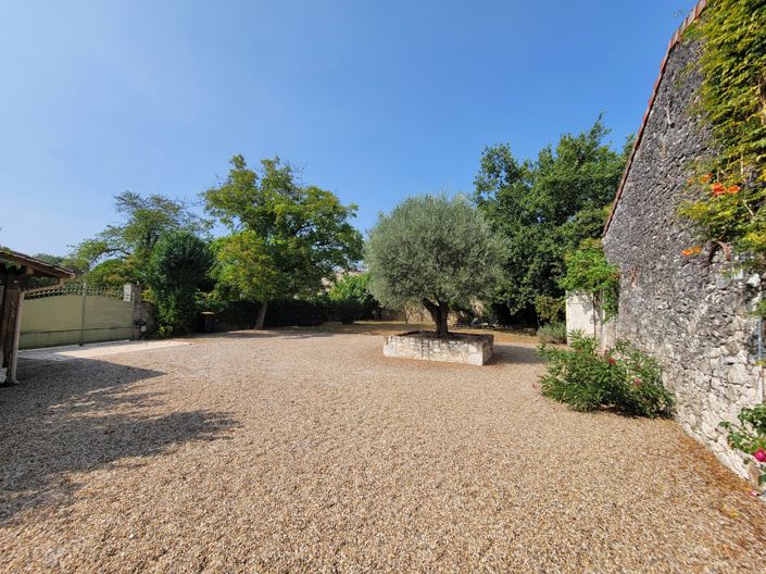 Image No.2-4 Bed House for sale