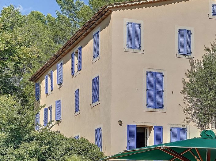 Image No.9-12 Bed House for sale