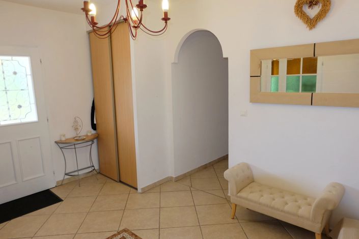 Image No.8-4 Bed House for sale