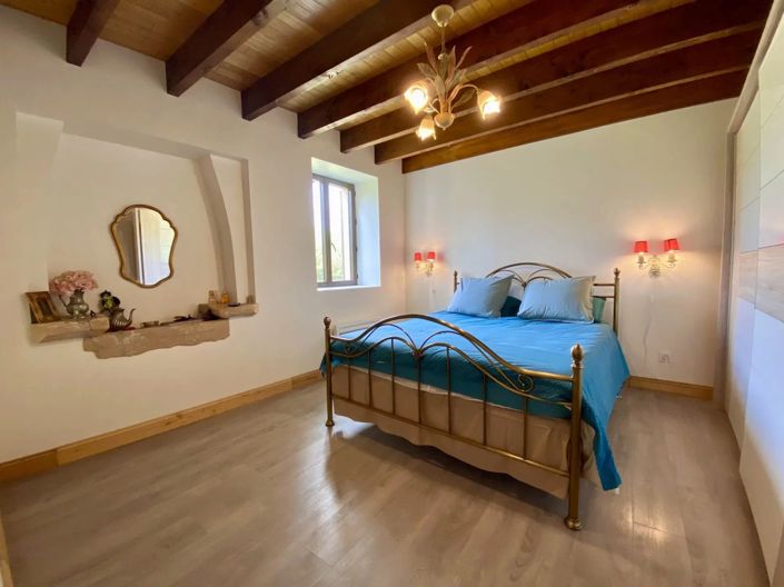 Image No.6-4 Bed House for sale