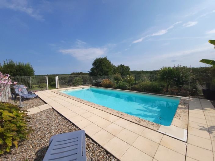 Image No.2-4 Bed House for sale