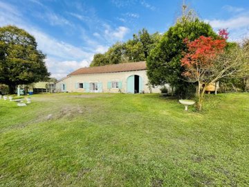 1 - Charente, House