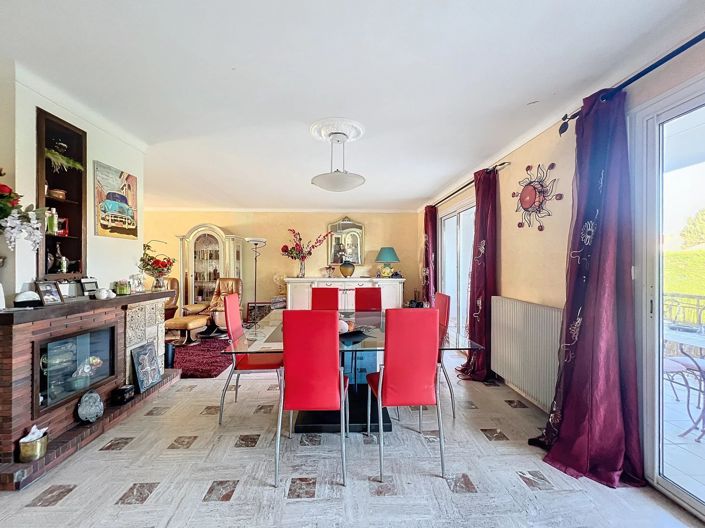 Image No.4-7 Bed House for sale