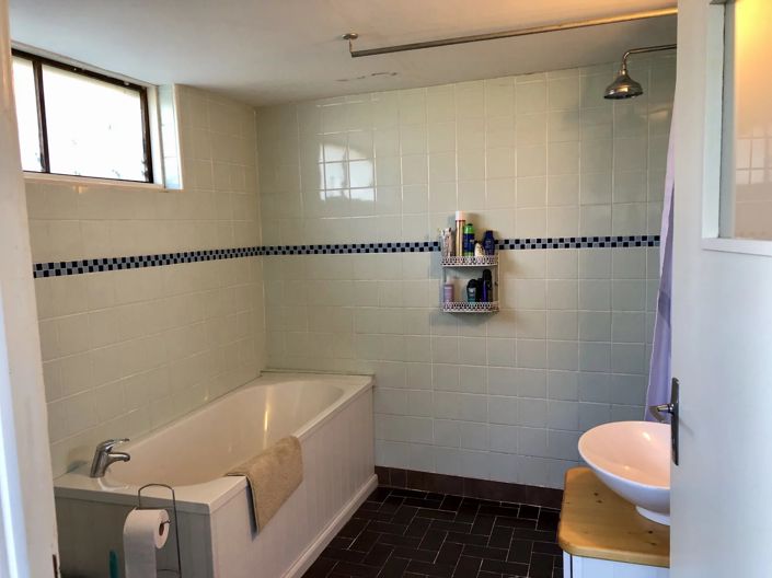 Image No.11-2 Bed House for sale