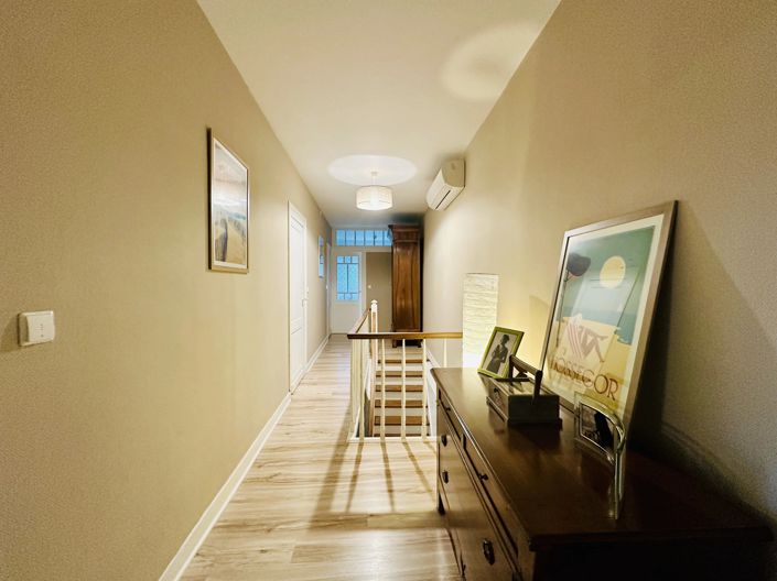 Image No.11-3 Bed House for sale