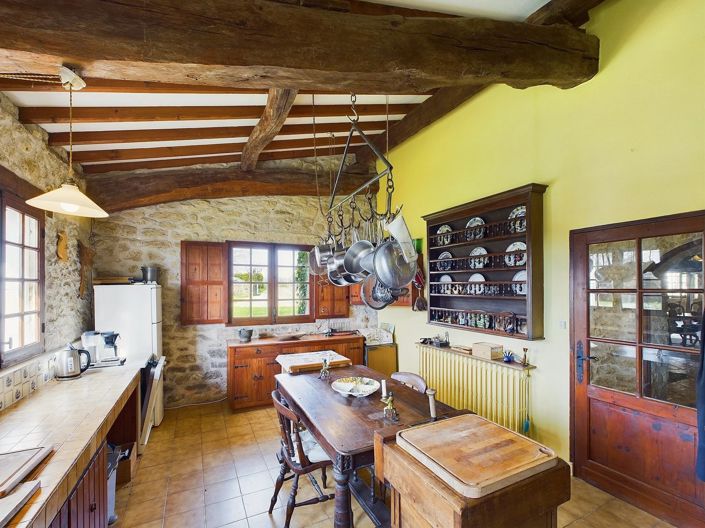 Image No.10-8 Bed House for sale