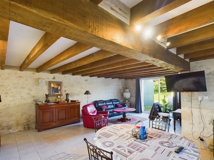 Image No.12-7 Bed House for sale