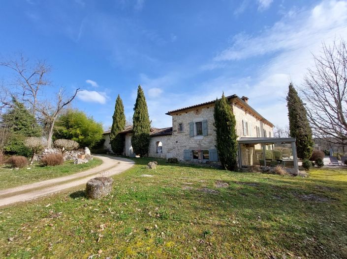 Image No.2-4 Bed House for sale