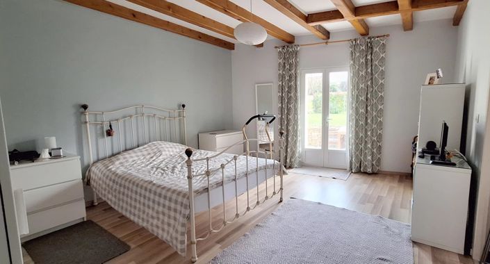 Image No.6-4 Bed House for sale